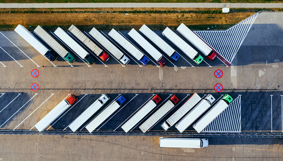 Thortrans-Lastbiler-på-parkeringsplads